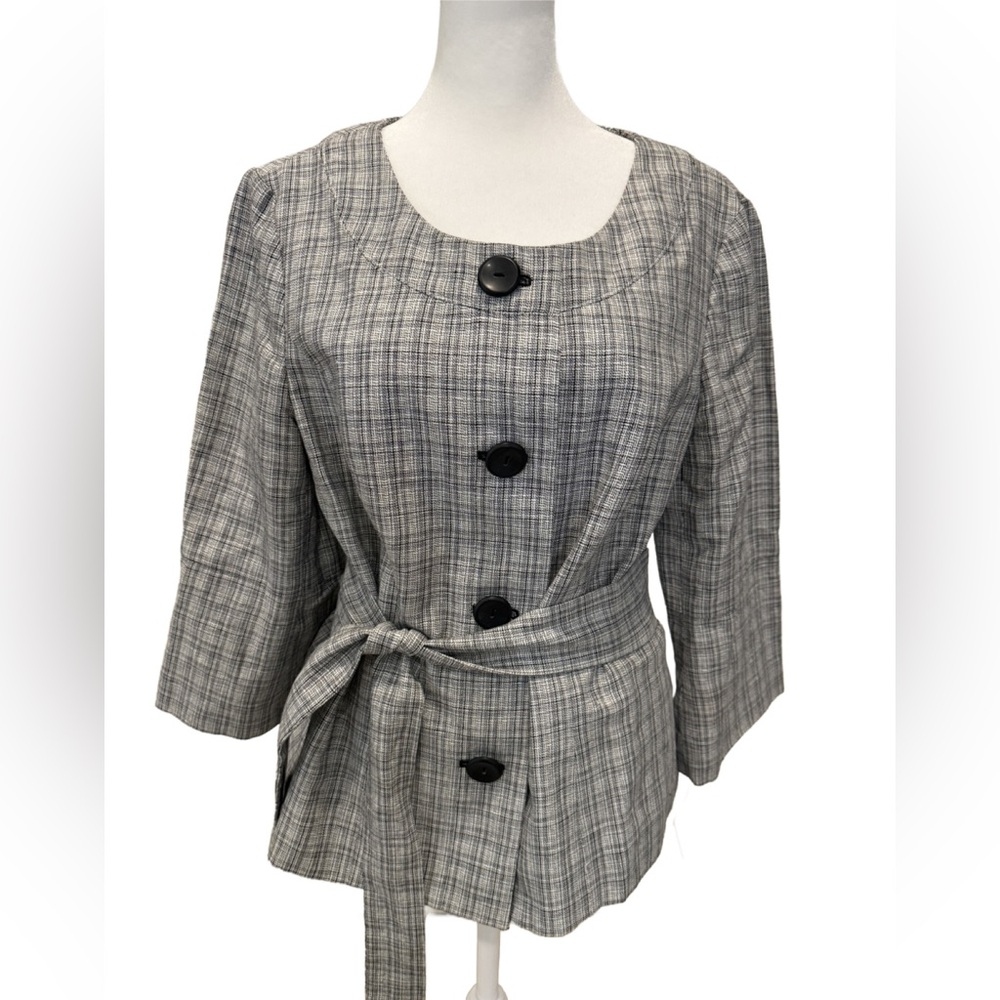 Jones Wear Black Button Plaid Blazer with Belt. Size 10